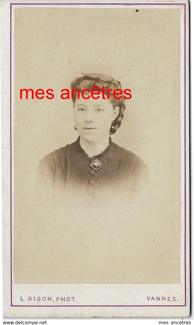 CDV Identifiée-Marie CHAUVEL ép.TOUCHARD Vers 1880-née 1846 à Vannes-photo L. Gigon à Vannes - Anciennes (Av. 1900)