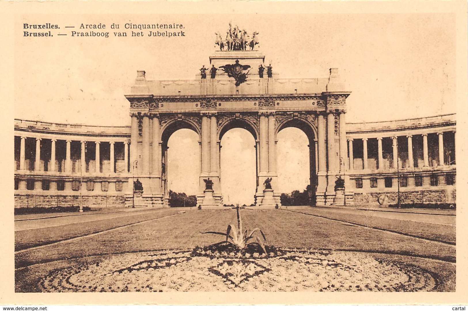 BRUXELLES - Arcade Du Cinquantenaire - Monumenten, Gebouwen