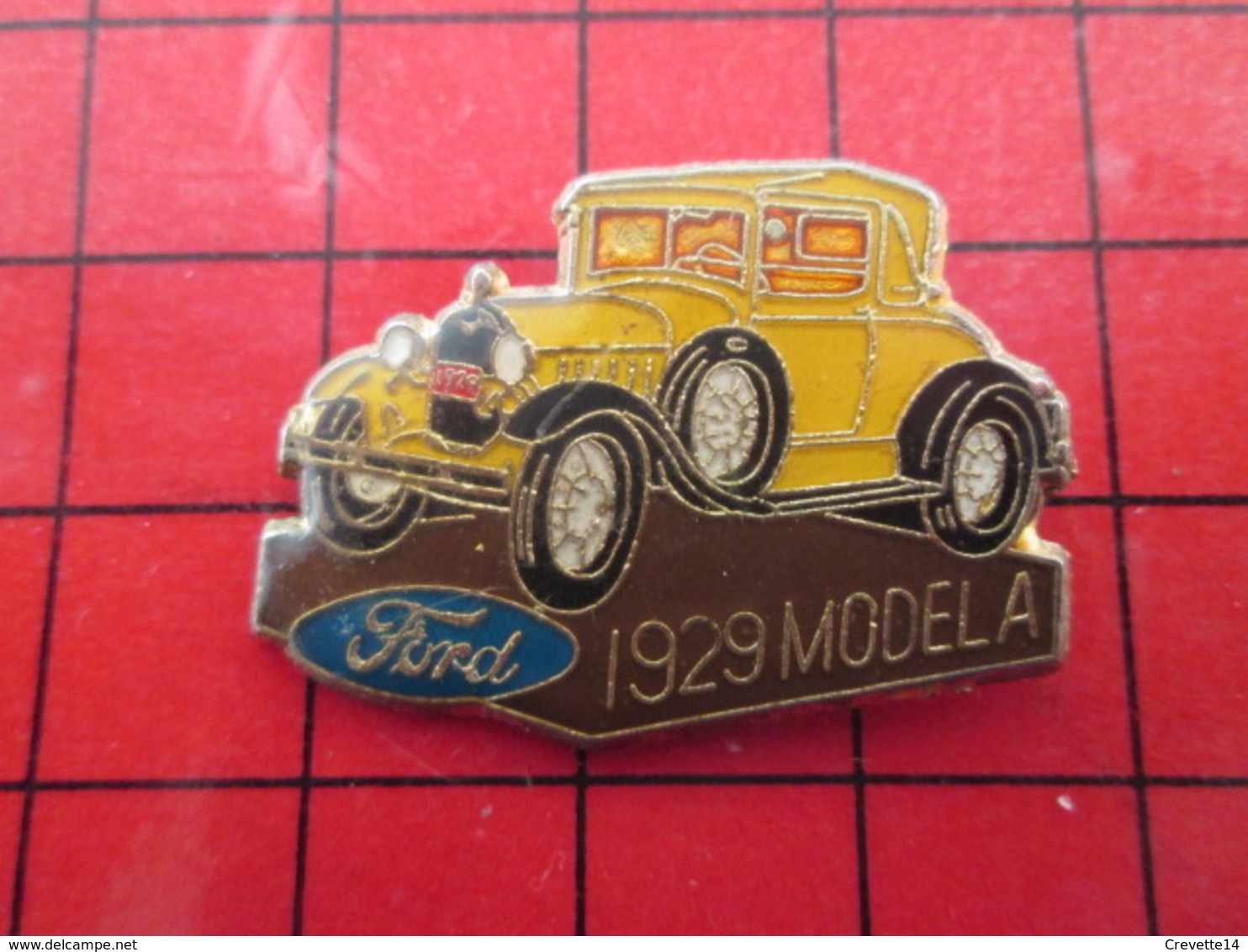 412F Pins Pin's / Rare & De Belle Qualité  THEME : AUTOMOBILES / FORD JAUNE MODELE 1929 - Ford