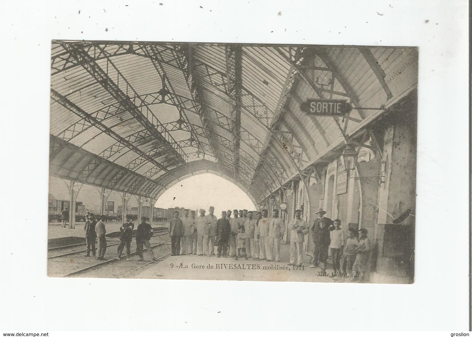 LA GARE DE RIVESALTES MOBILISEE 1914 (9) MILITAIRES ET CIVILS - Rivesaltes