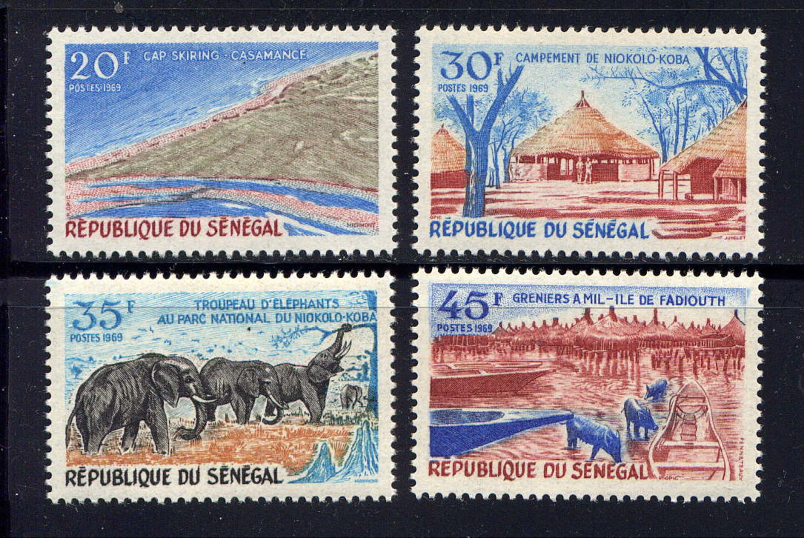 SENEGAL - 326/329** - TOURISME - Sénégal (1960-...)