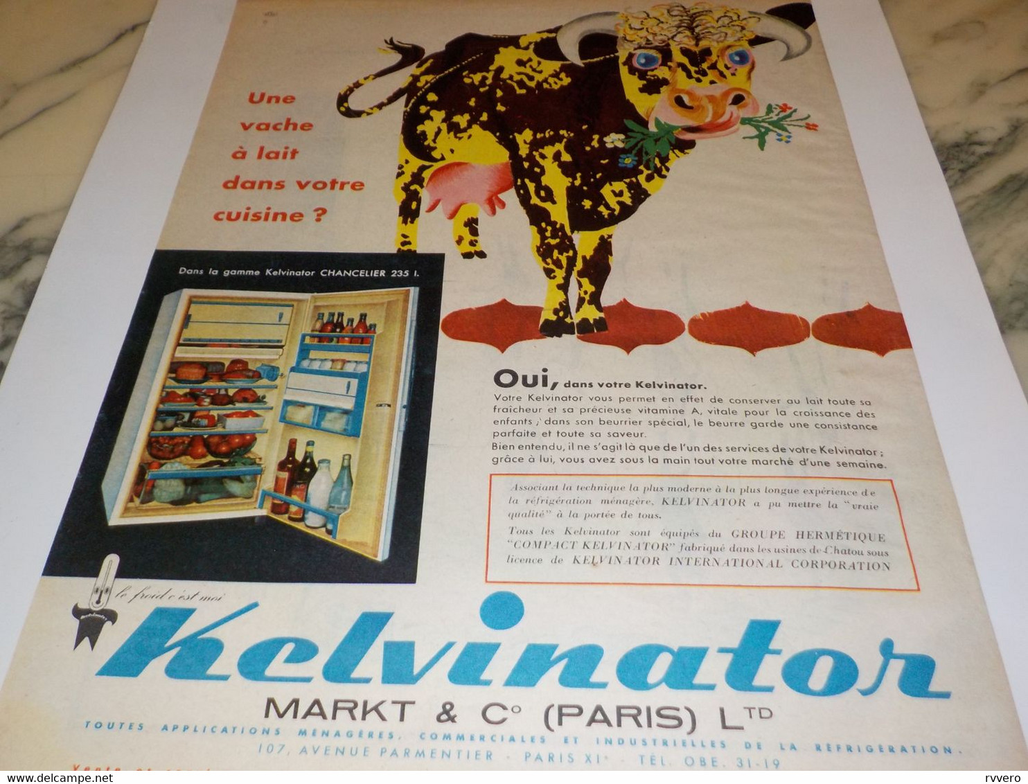 ANCIENNE PUBLICITE UNE VACHE DANS VOTRE CUISINE KELVINATOR 1960 - Autres & Non Classés