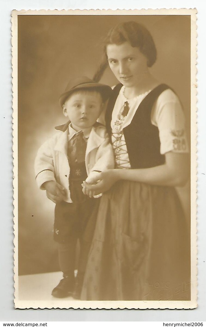 Carte Photo Femme Et Enfant  De Tchéquie 1940 ? 2scans - To Identify
