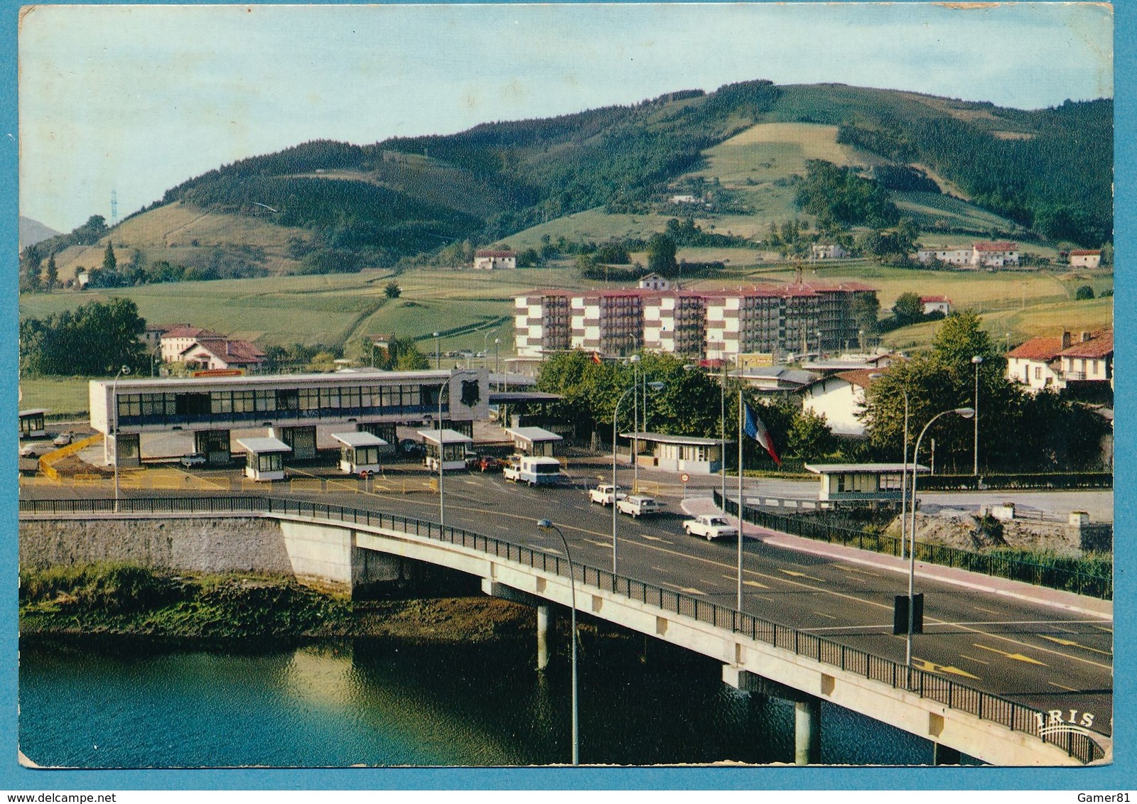 Peugeot 404 Audi 60 L Opel Rekord P2 Caravan - PAYS BASQUE BEHOBIE - Frontière Franco-Espagnole - La Bidassoa - Voitures De Tourisme