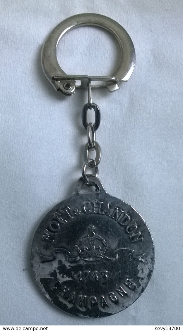 Porte Clef Champagne Moët Et Chandon Dom Perignon - Schlüsselanhänger