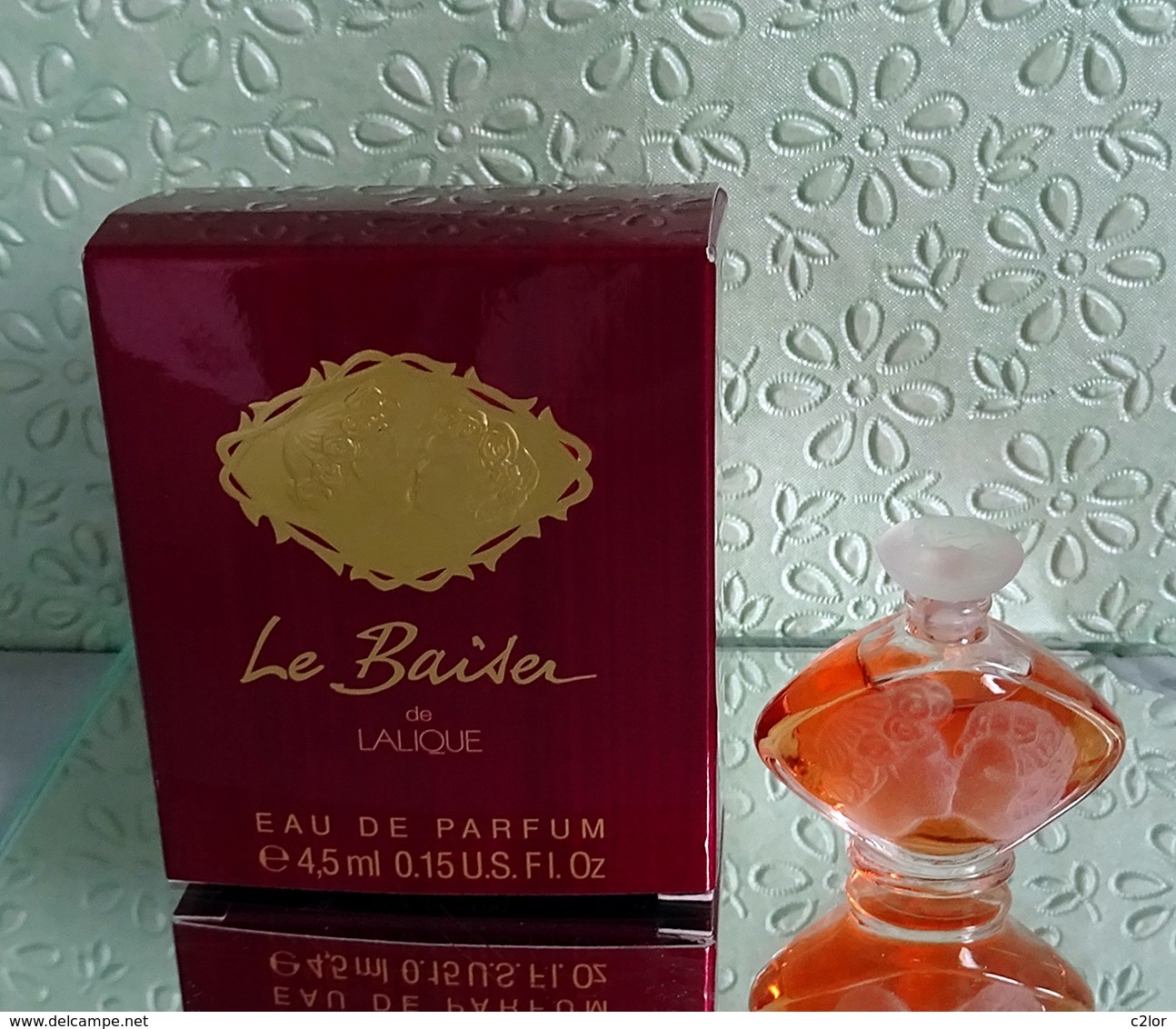 Miniature "LE BAISER " De LALIQUE  Eau De Parfum 5 Ml Dans Sa Boite - Miniatures Femmes (avec Boite)