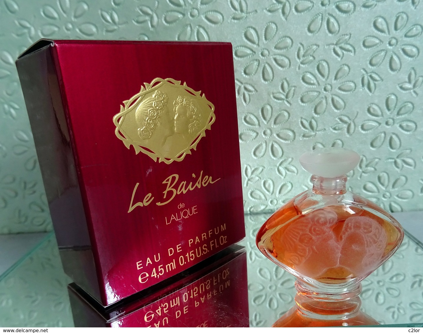 Miniature "LE BAISER " De LALIQUE  Eau De Parfum 5 Ml Dans Sa Boite - Miniatures Femmes (avec Boite)