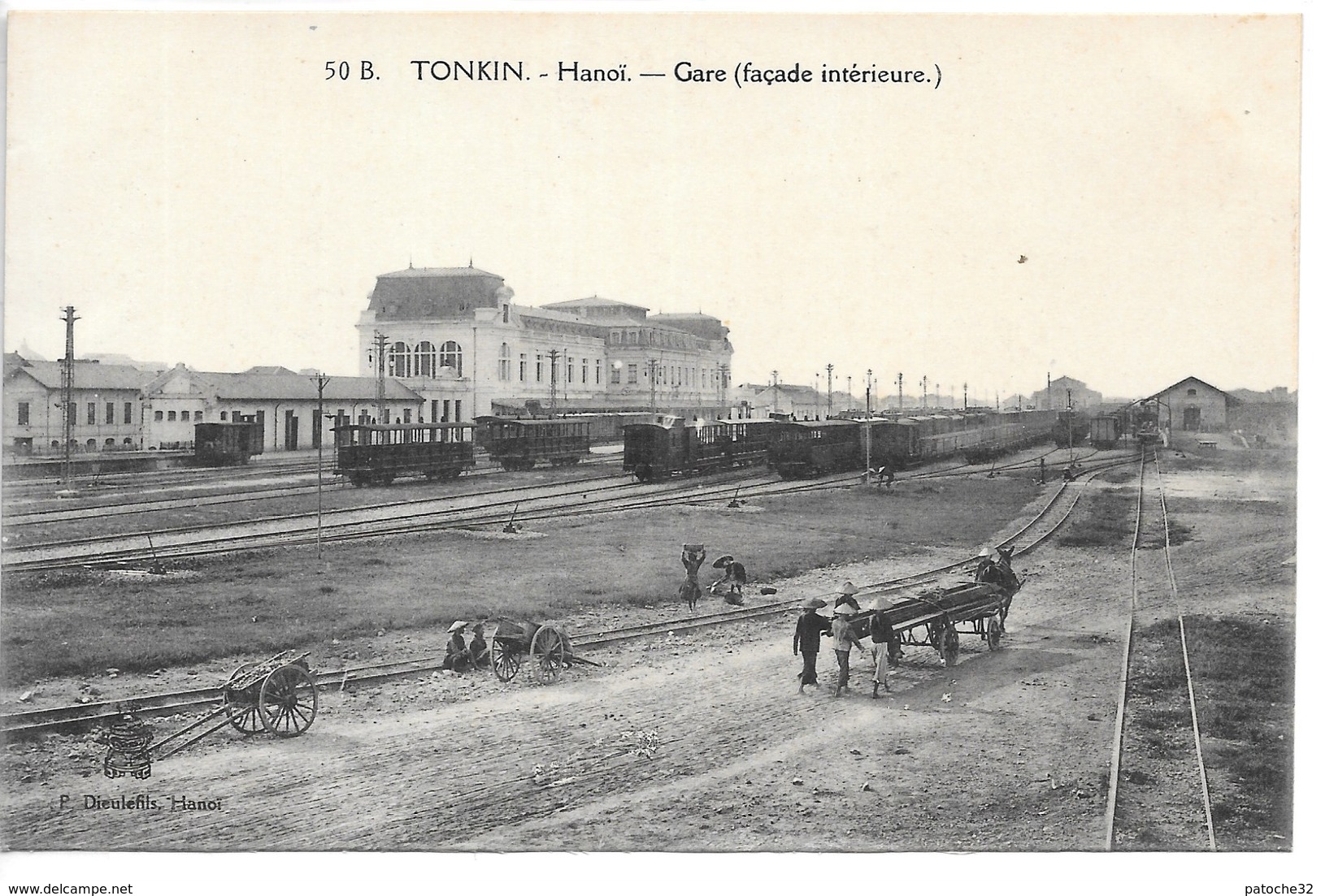 Cpa...Viet-Nam...Indo-Chine...Tonkin...HANOI ..gare..(facade Intérieure)...animée..1917.. - Vietnam