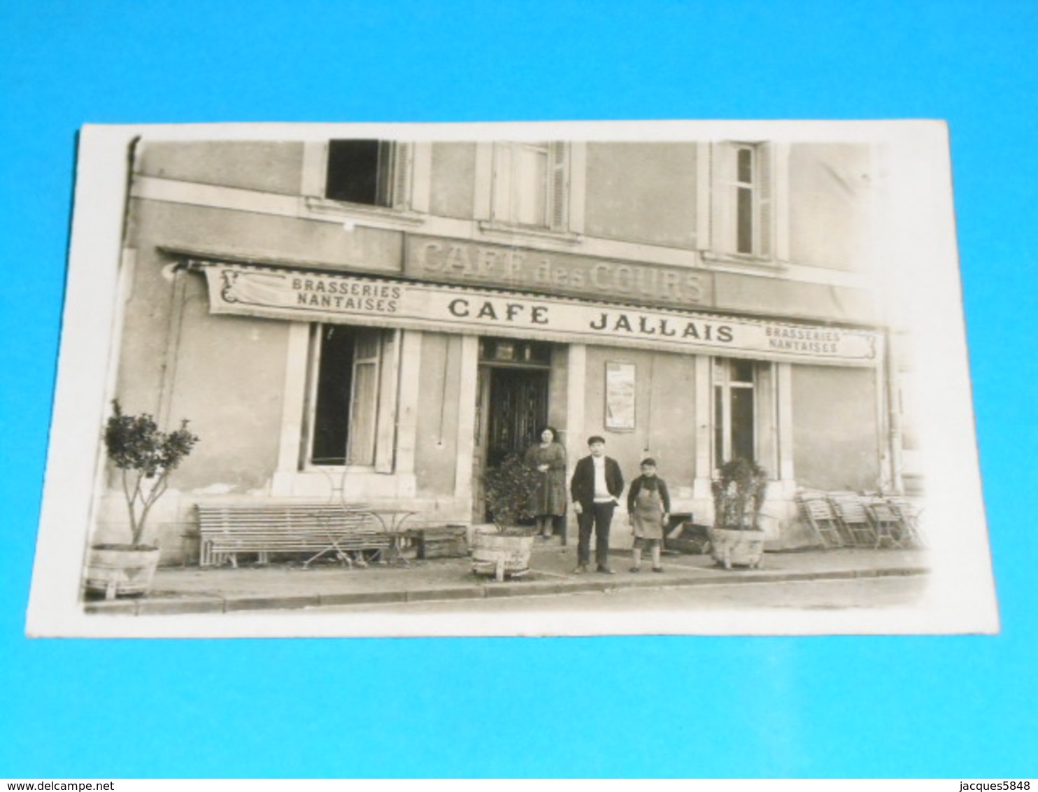 86 ) Poitiers : Cartes Photo : Brasseries Nantaises : Café Des Cours " JALLAIS " Année  : EDIT : - Poitiers