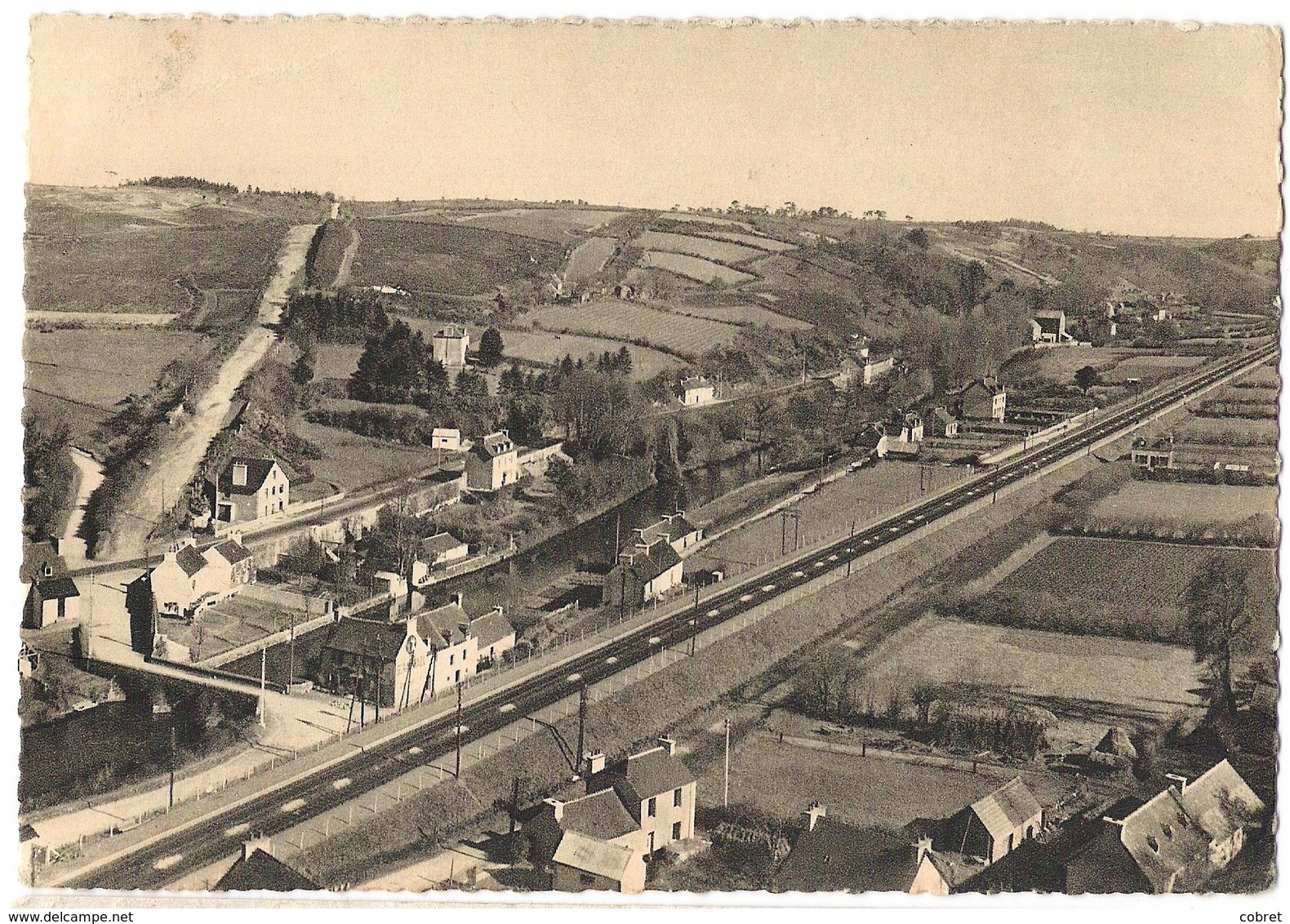 LA ROCHE-MAURICE - Vue Sur La Vallée De L'Elorn Vers Landivisiau - La Roche-Maurice