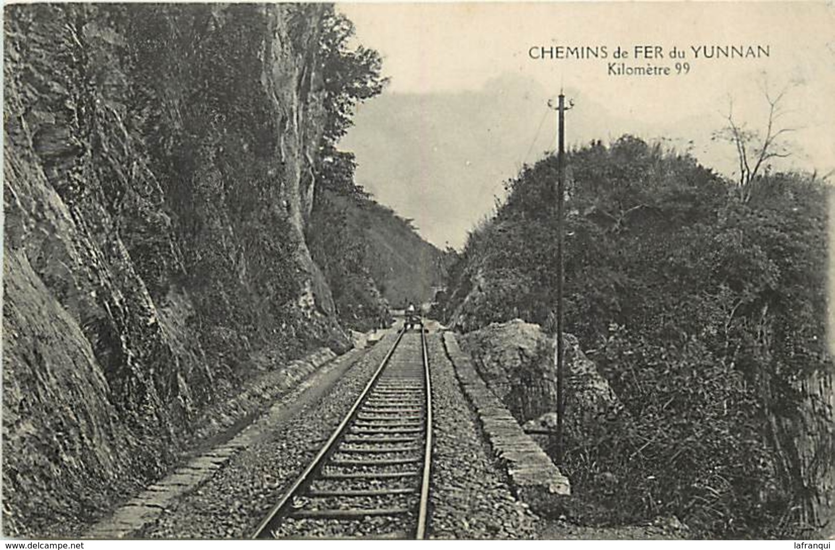 Pays Div- Ref R235- Chine - China -  Rails Ligne De Chemin De Fer Du Yunnan - Kilometre 99  - - Chine