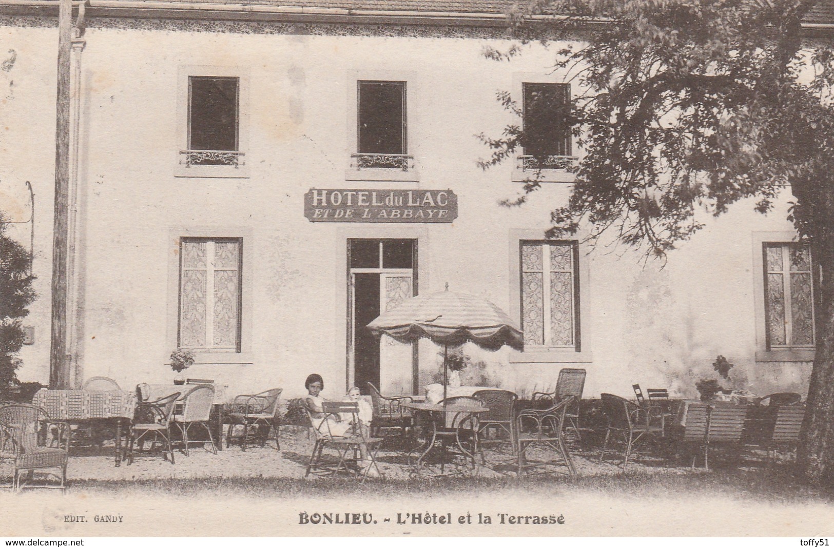 CPA:BONLIEU (39) PETITE FILLE  BAIGNEUR EN TERRASSE HÔTEL DU LAC ET DE L'ABBAYE...ÉCRITE - Autres & Non Classés