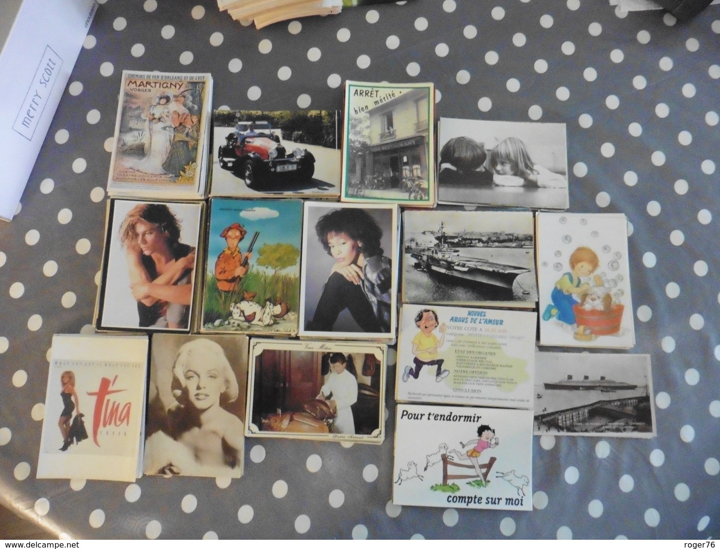 LOT  DE  550 CARTES  POSTALES  FANTAISIES - 500 Postcards Min.