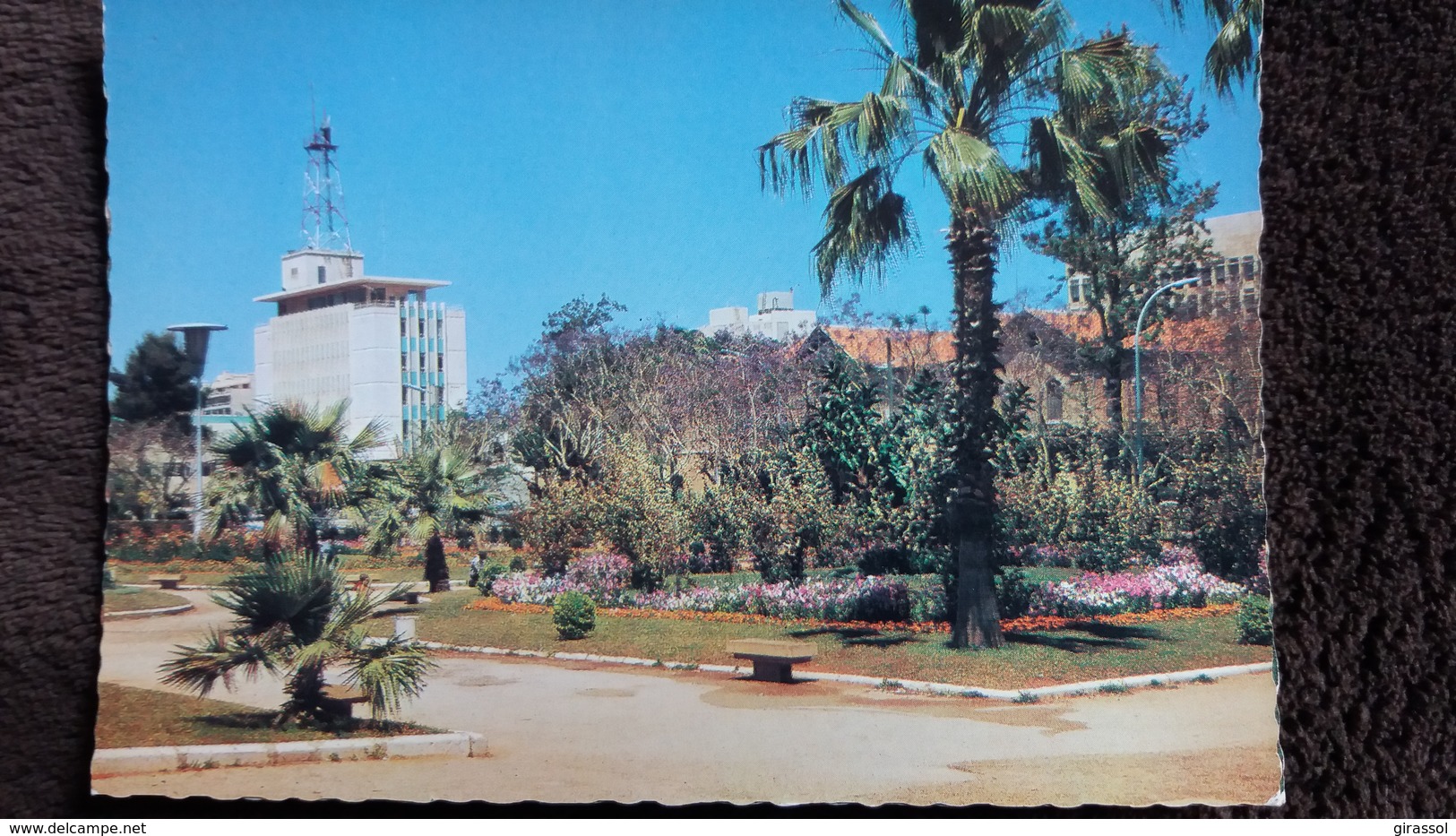 CPSM LIBAN BEYROUTH LE JARDIN DES ARTS ET METIERS IMMEUBLE DE LA RADIODIFFUSION LIBANAISE  ED P O BOX - Liban