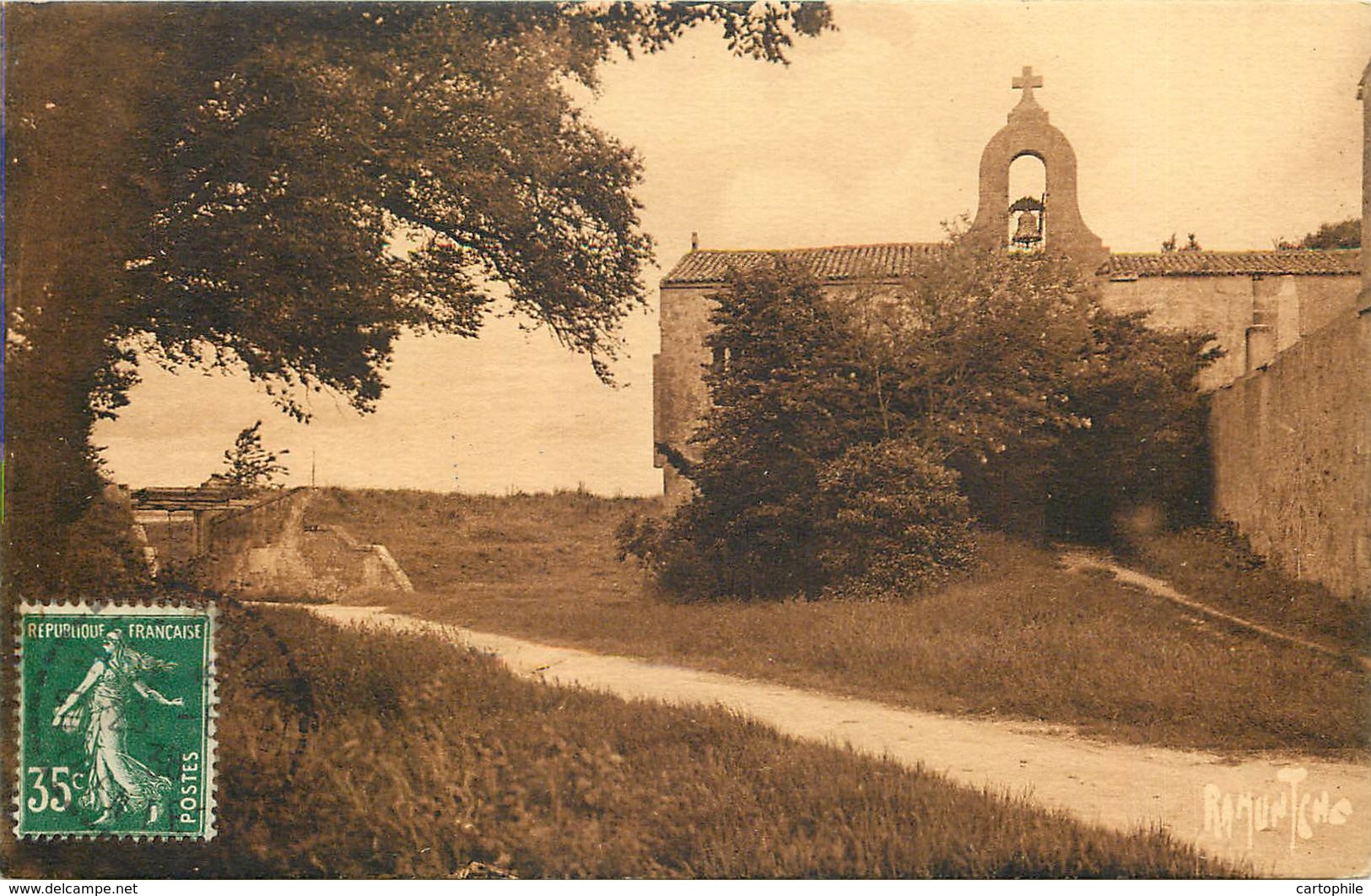 Lot de 12 CPA du département de Charente Maritime (17)