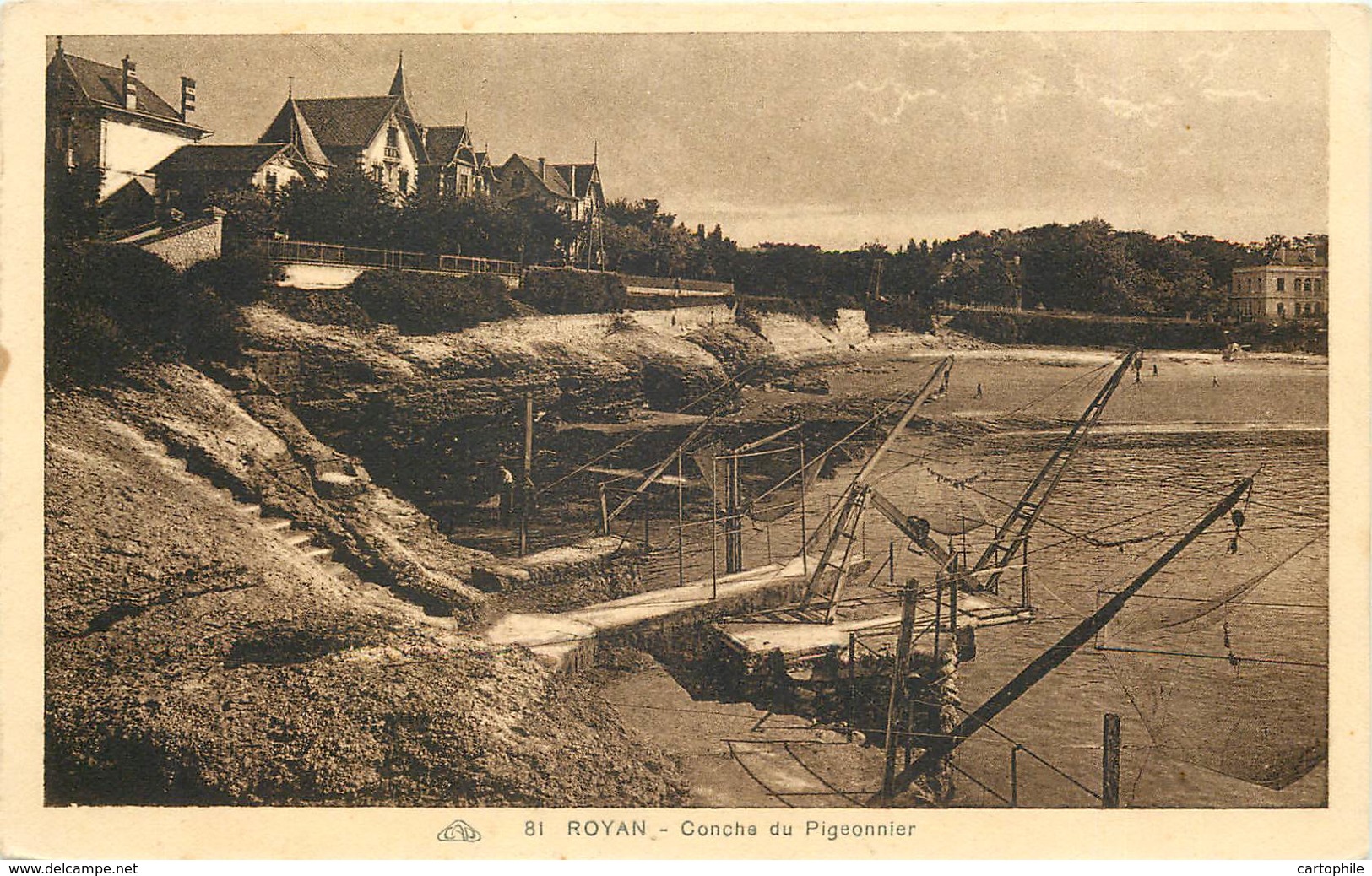 Lot de 12 CPA du département de Charente Maritime (17)