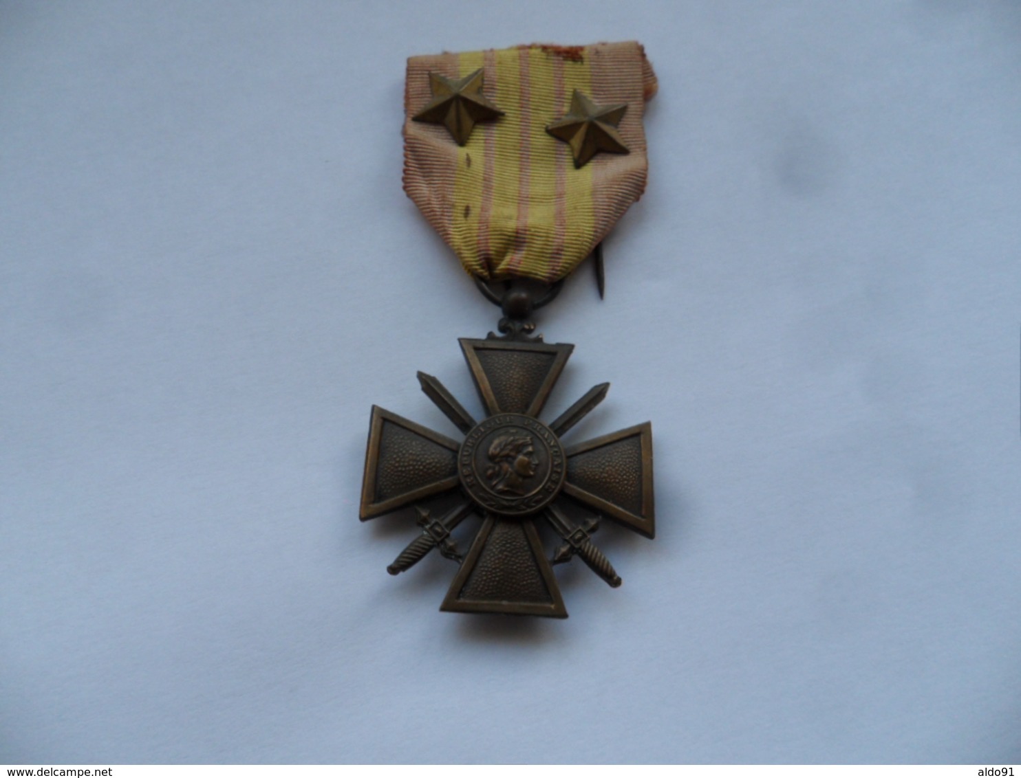 (1939 - Afrique Du Nord..) -  Croix De Guerre 1939 Avec 2 étoiles "DALADIER" ..................voir Scans - France
