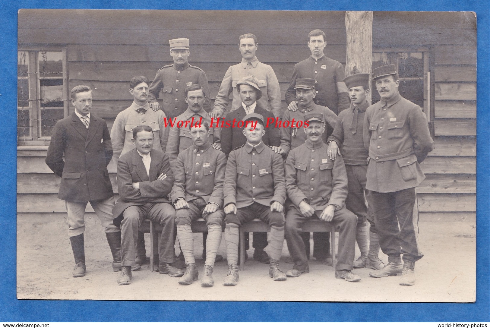 CPA Photo - Allemagne , Camp De Soldat Prisonnier à Situer - Portrait De Poilu Du 19e 145e 208e Régiment - WW1 Guerre - Guerre 1914-18