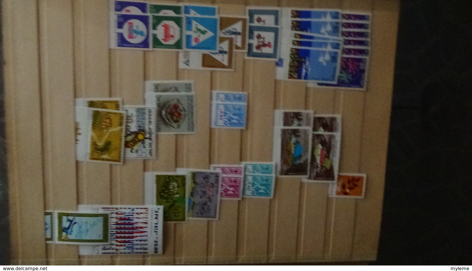 Gros album de stock d'ISRAËL tous les timbres sont avec tabs et ** !!!. A saisir !!!