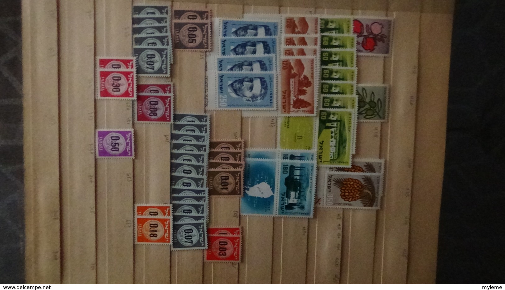 Gros album de stock d'ISRAËL tous les timbres sont avec tabs et ** !!!. A saisir !!!