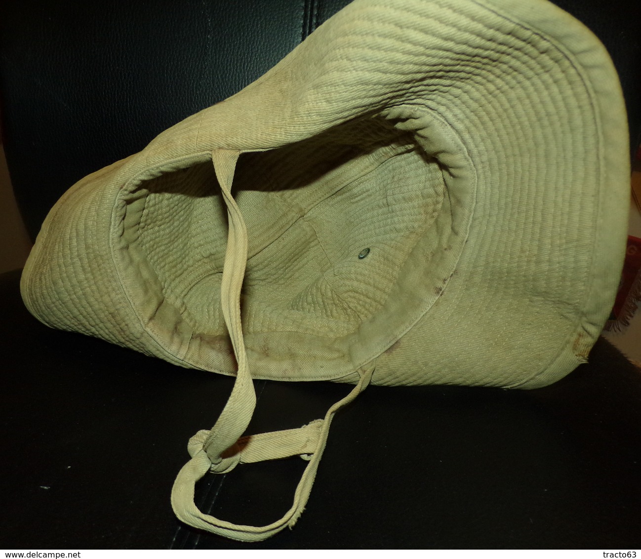 CHAPEAU DE BROUSSE  MILITAIRE DE L'ARMEE FRANCAISE , TAILLE 58  , UN PETIT ACCROC VOIR DERNIERE PHOTO,DANS SON JUS - Cascos