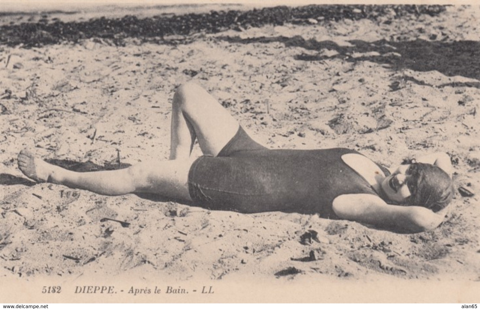 Beautiful Woman In Swimsuit, 'Apres Le Bain' Drying In The Sun,  C1910s Vintage Postcard - Pin-Ups
