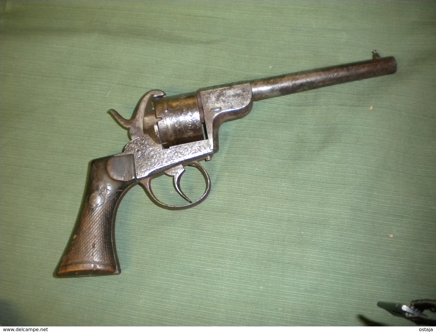 Ancien Revolver à Broche - Armes Neutralisées