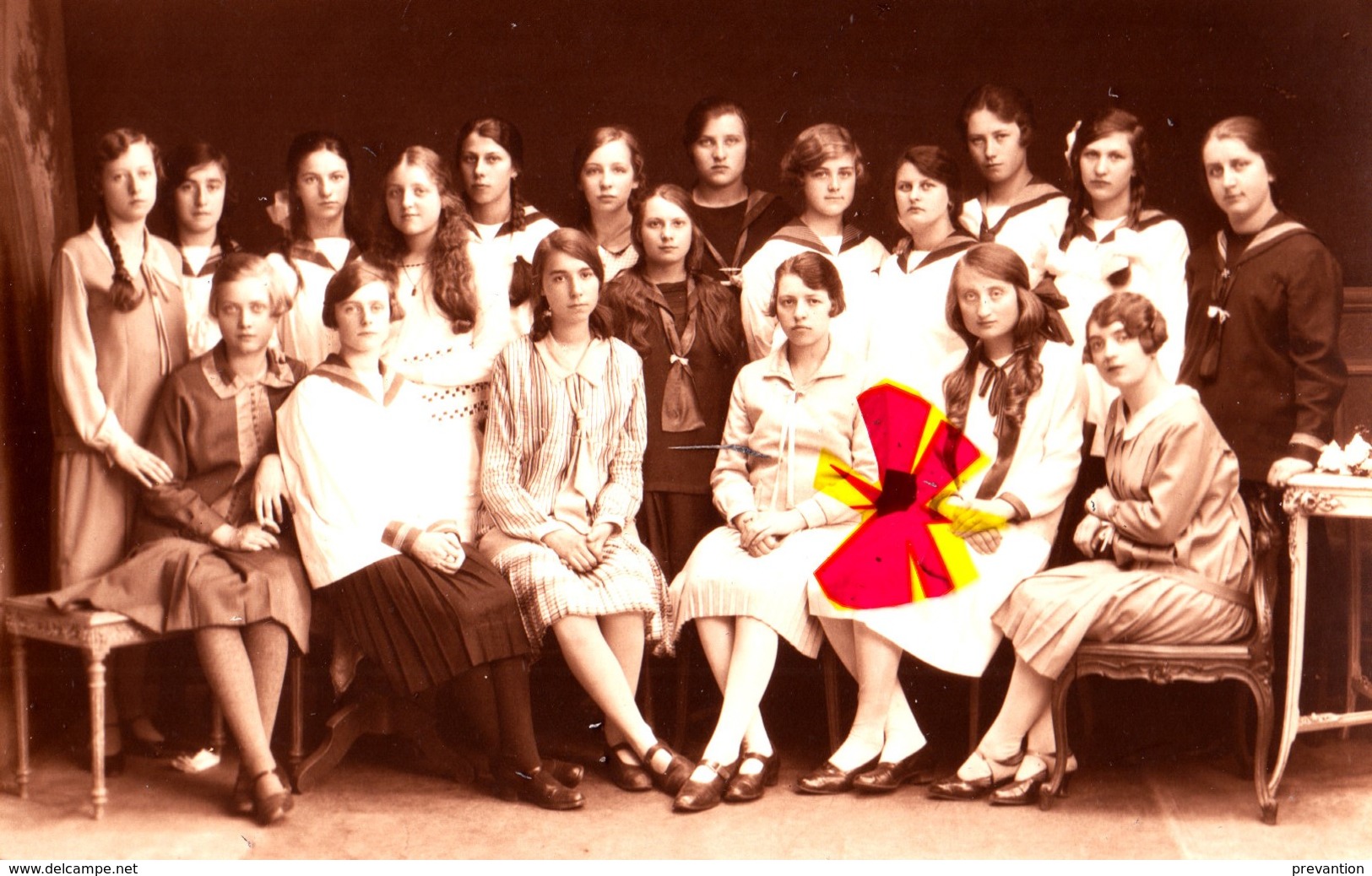 Photocarte D'un Groupe De Fille De 3éme Année Moyenne à RENAIX En 1926-27 - Ronse