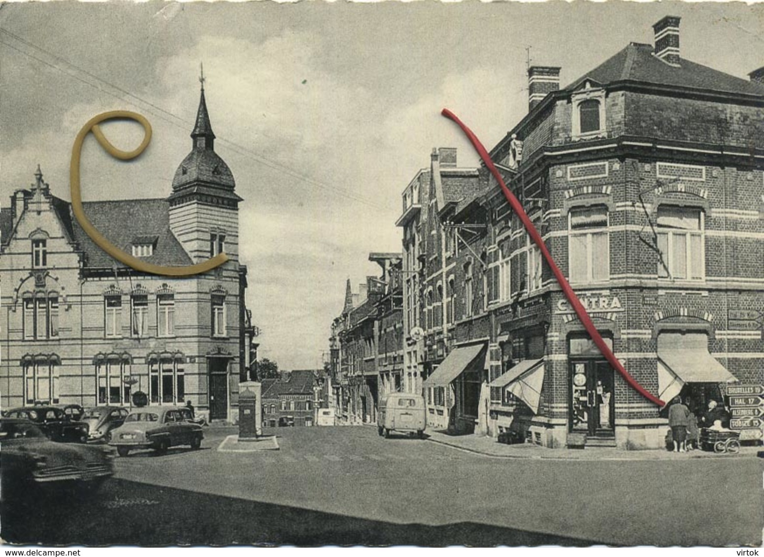 Braine - L'Alleud : Place Du Mole Et La Poste  (  15 X 10.5 Cm )   See Scans - Bevekom