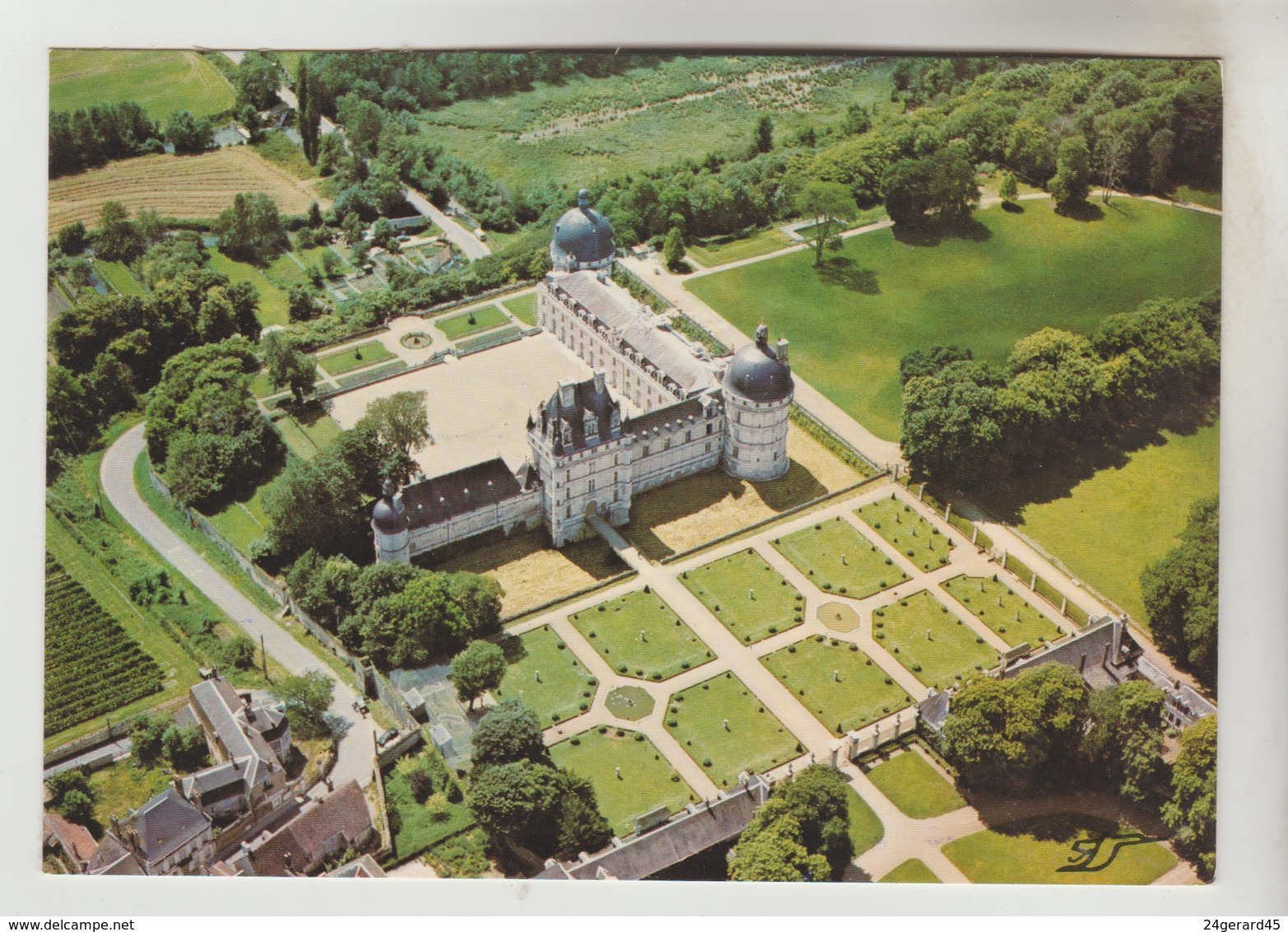 2 CPSM/CPM VALENCAY (Indre) - Le Château Demeure Princière De Talleyrand, Vue Aérienne - Autres & Non Classés