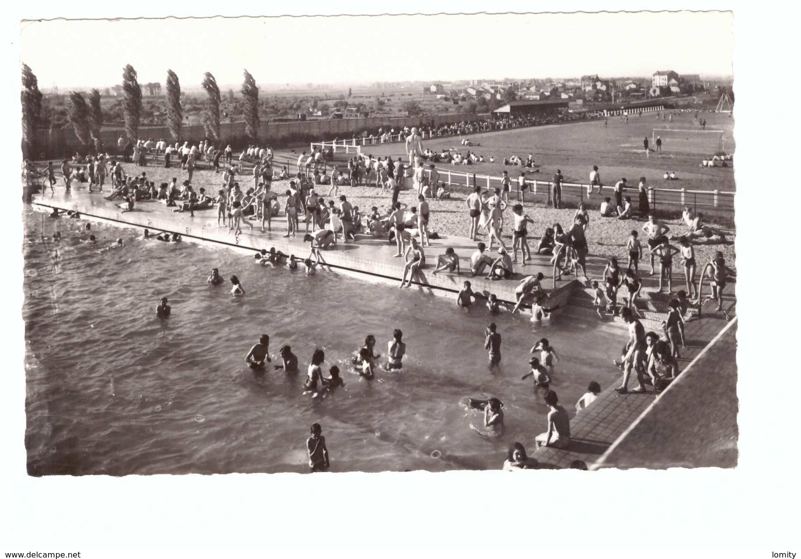 93 Le Bourget La Piscine Et Le Stade Foot Ball Football CPSM PF Cachet Le Bourget 1955 - Le Bourget