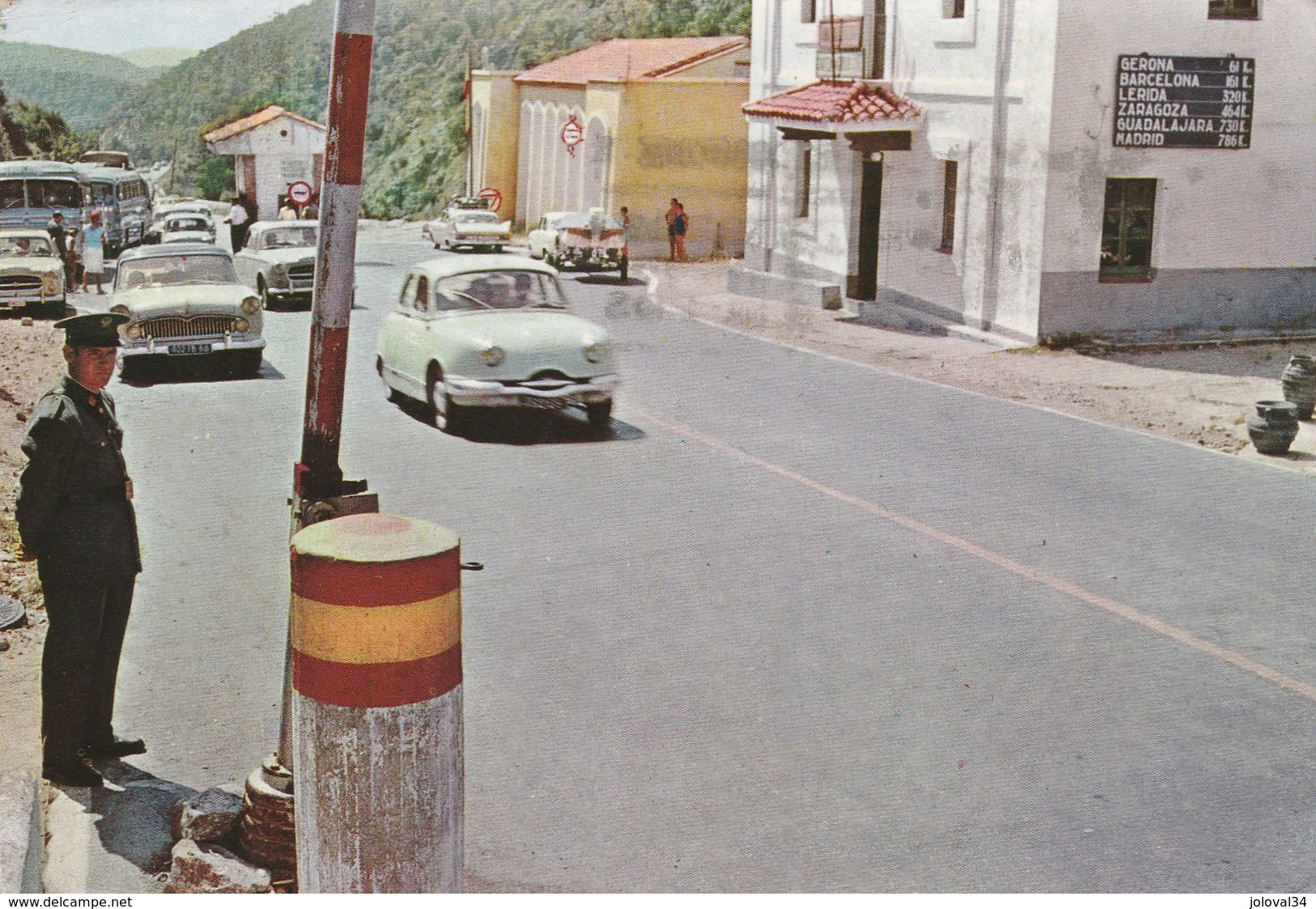 Pyrénées Orientales - LE  PERTHUS - Frontera Franco Espanola - Frontière Douanes Voitures Panhard Dina Z - Autres & Non Classés