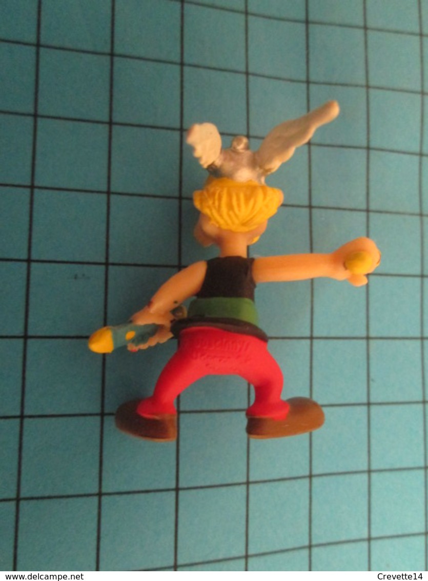 Figurine PLASTOY 2006 En Plastique Souple : ( Série ASTERIX ) LE NABOT BLOND A MOUSTACHE - Figurines En Plastique