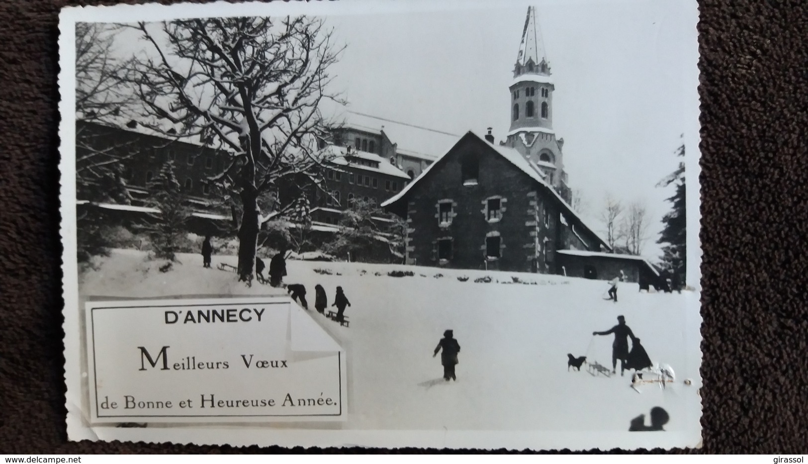 CPSM ANNECY SOUS LA NEIGE 74 MEILLEURS VOEUX BONNE ET HEUREUSE ANNEE   EGLISE ENFANTS JOUANT     A ETE AGRAFEE 1953 - Annecy