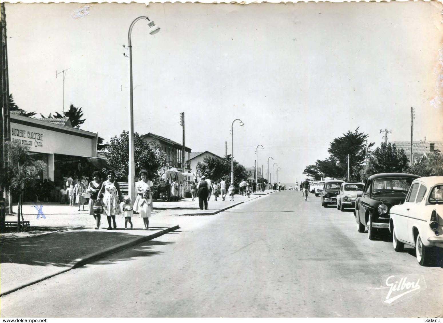 MONTALIVET   =  L' Avenue De L'Océan   486 - Autres & Non Classés