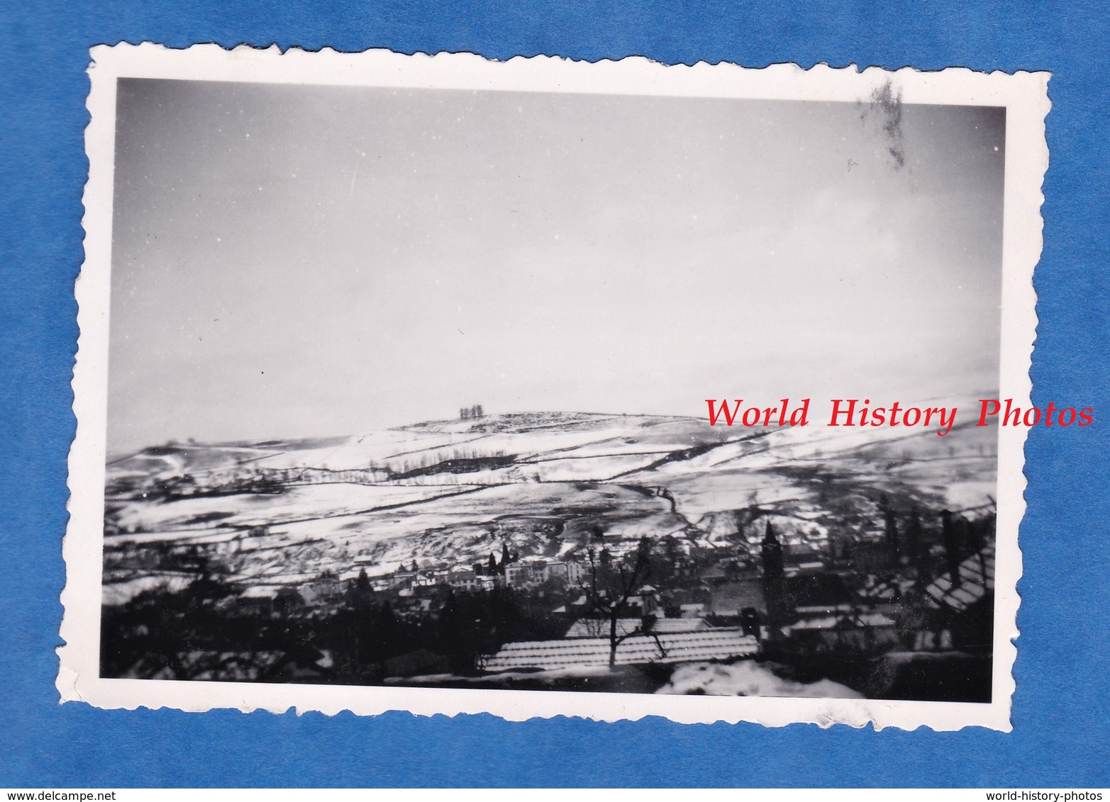 Photo Ancienne Snapshot - AURILLAC ( Cantal ) - Vue Générale Vers Les 4 Sapins - 15 Février 1942 - Hiver Neige Colline - Lieux