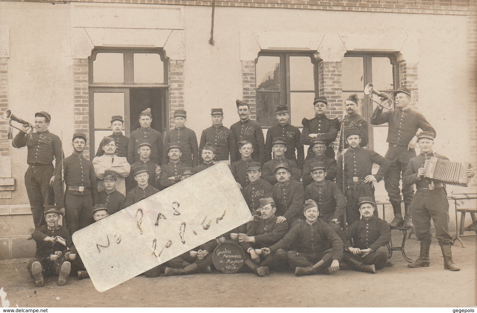 Grandes Manoeuvres De Mayenne En 1912 - Militaires Du 162 ème Qui Posent     ( Carte-photo ) - Autres & Non Classés