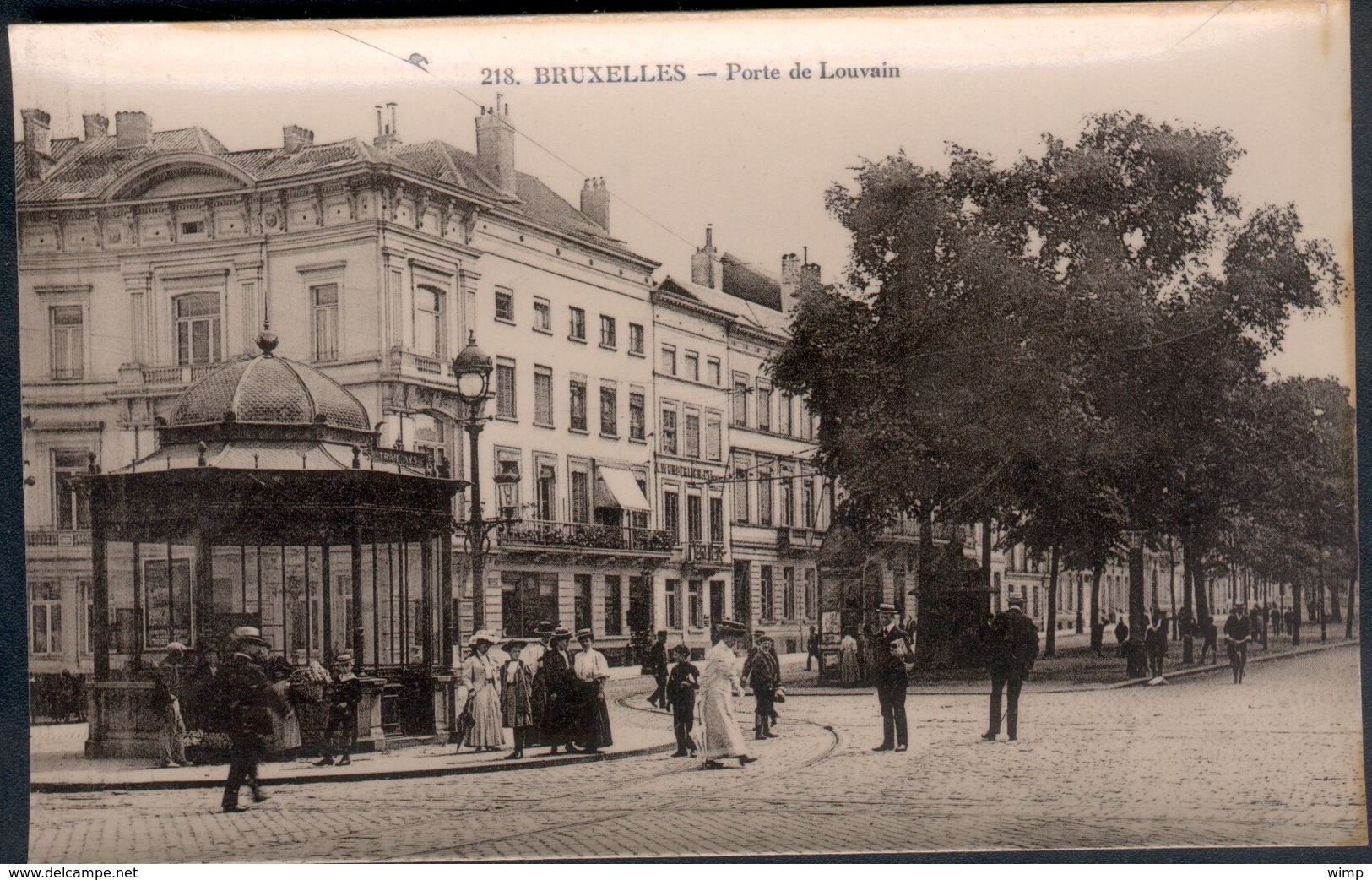 BRUXELLES :  Porte De Louvain / Belle Animation !! - Avenidas, Bulevares