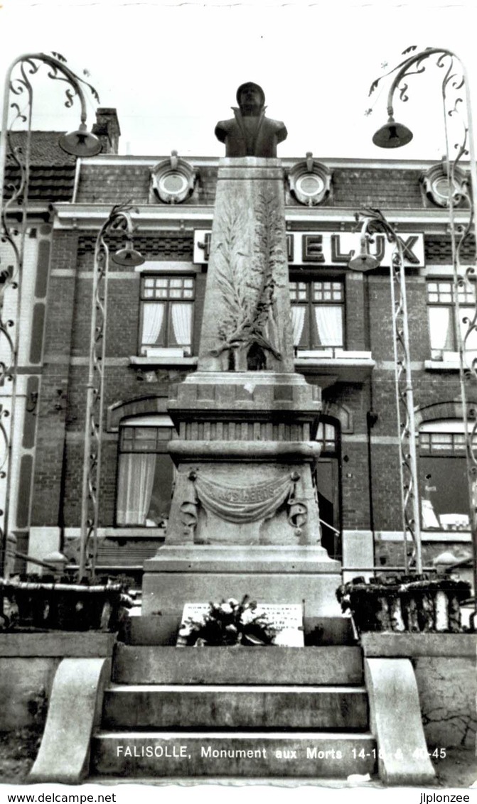 FALISOLLE   La Place Monument Aux Morts. - Fosses-la-Ville