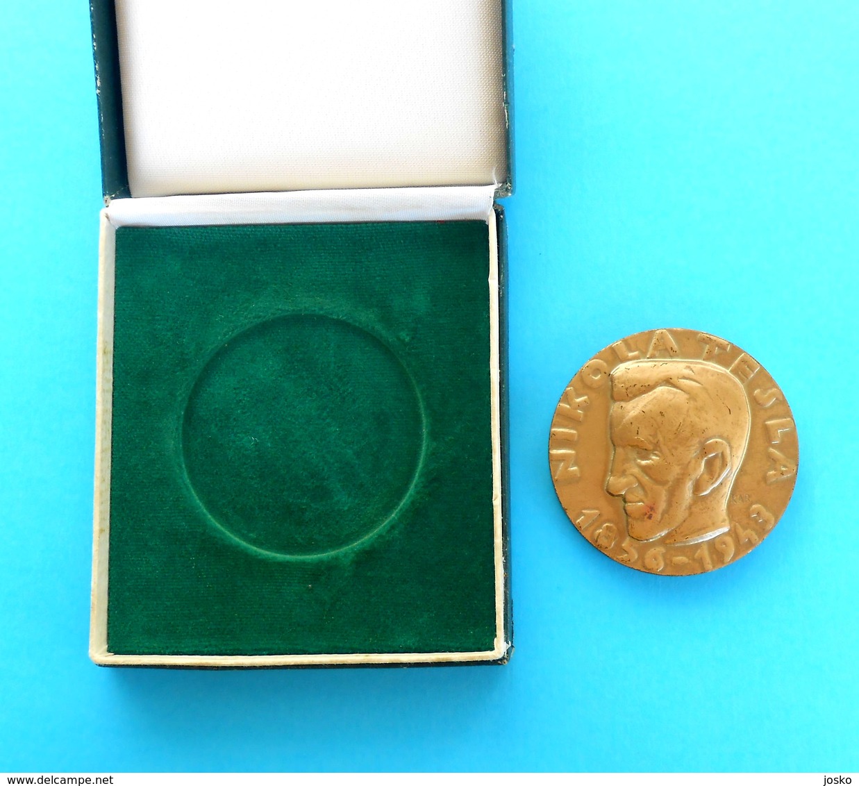 NIKOLA TESLA Famous Inventor And Futurist - Old Medal In Original Box * Scientist Physicist Radio Electrical Engineering - Other & Unclassified