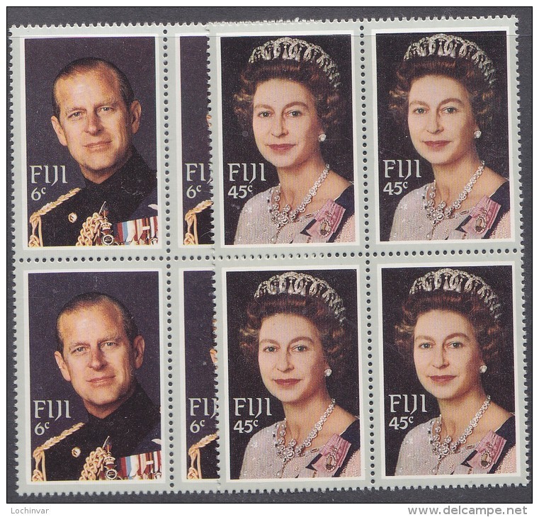 FIJI, 1982 ROYAL VISIT 2  BLOCKS 4 MNH - Fiji (1970-...)