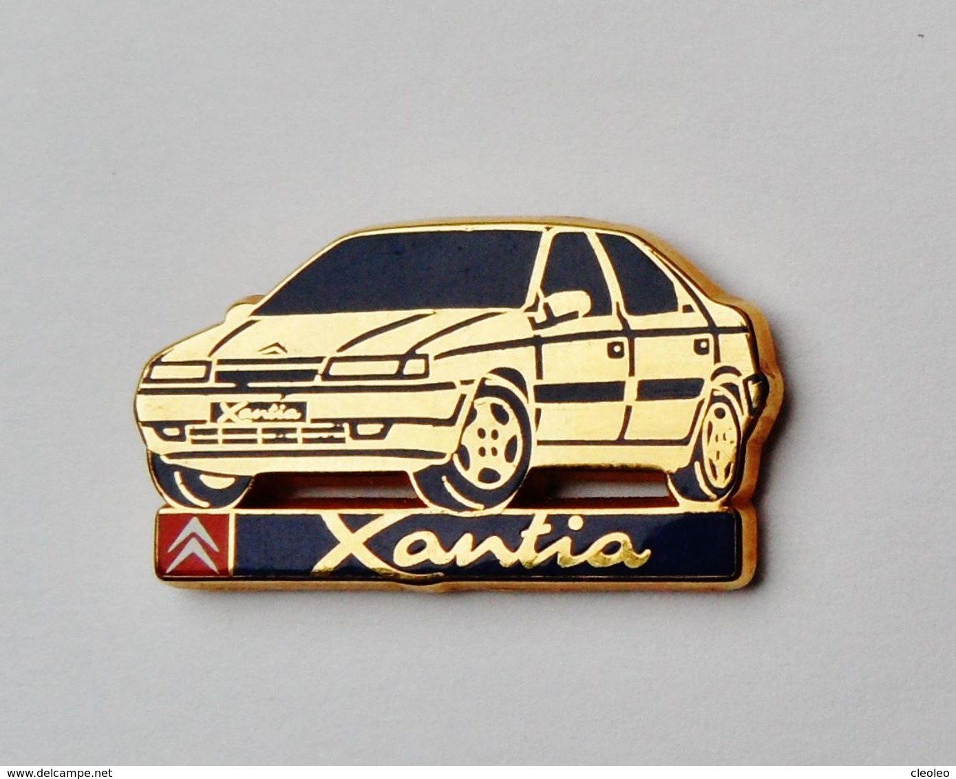 Pin's Arthus Bertrand Voiture Citroen Xantia - Arthus Bertrand