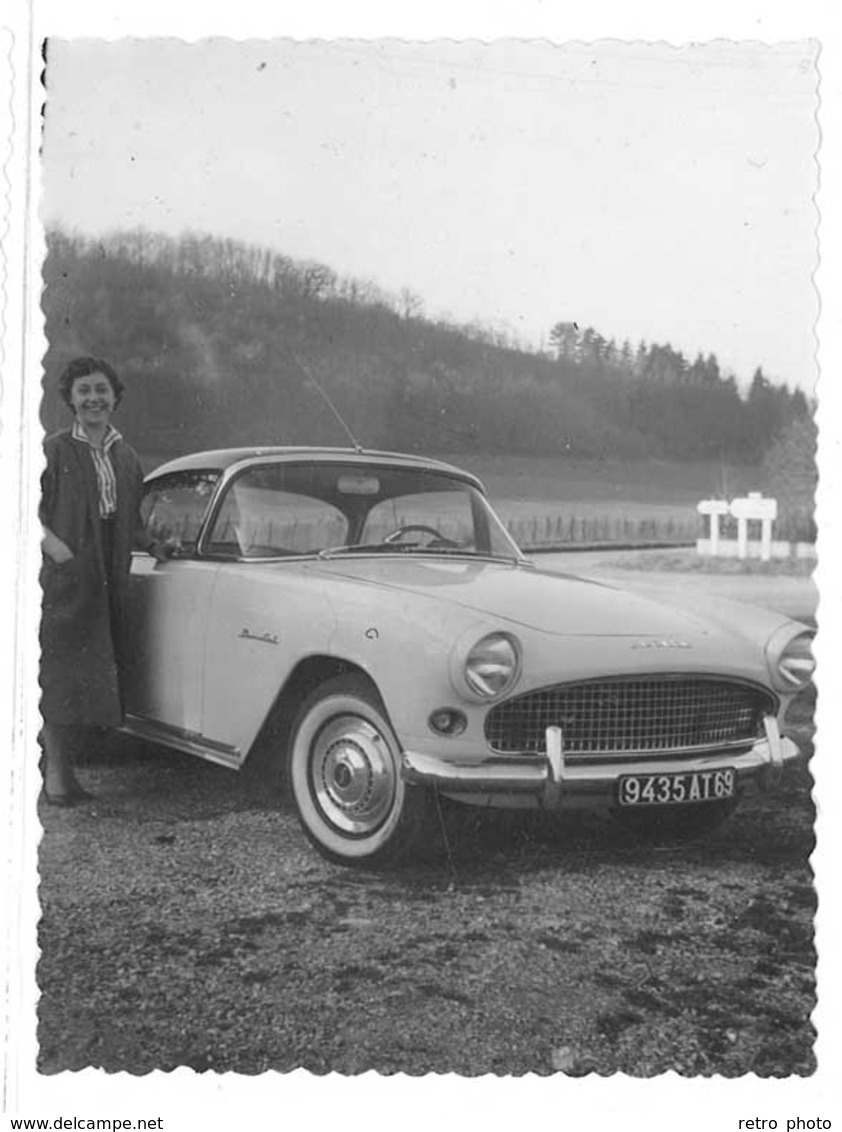 2 Photos Automobile Simca Coupé Plein Ciel , Route, Panneau, Immat. Rhône - Automobiles