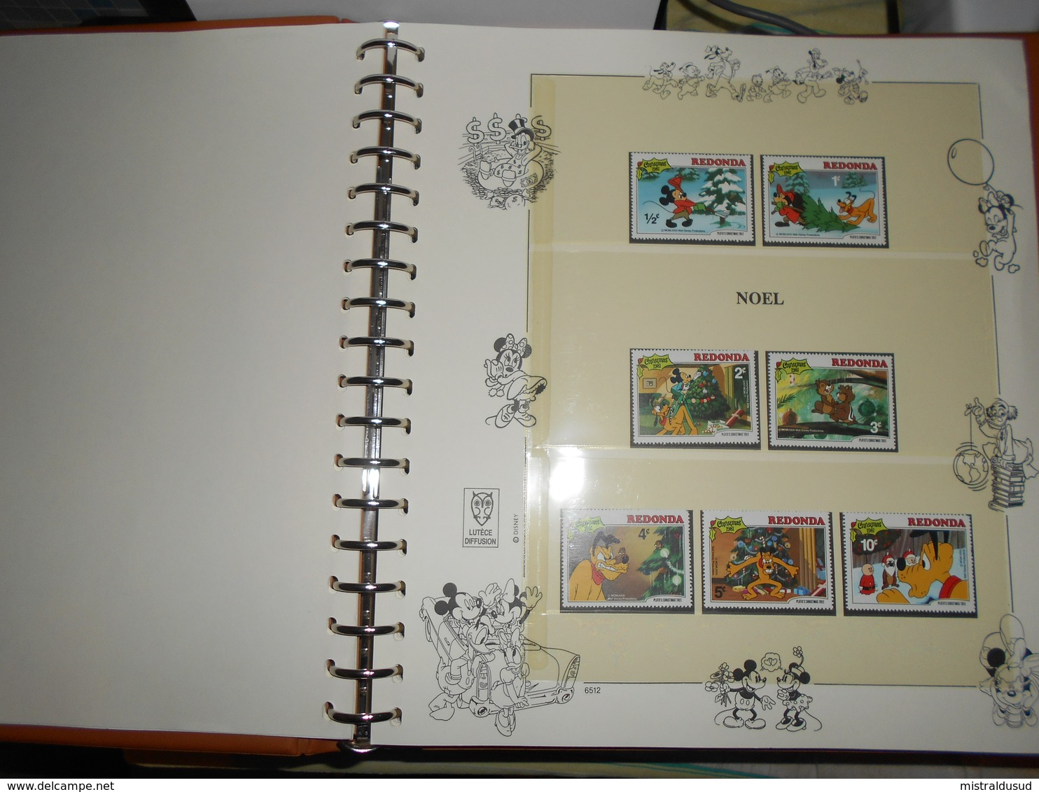 collection , disney 200 timbres neuf vendu avec pages et reliure lindner  voir tout les scans ( poids environ 2 kg )