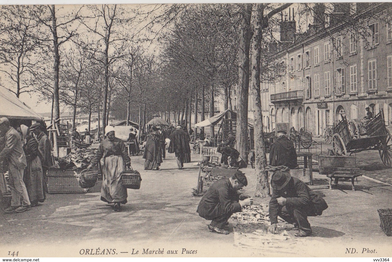 ORLEANS: Le Marché Aux Puces - Orleans