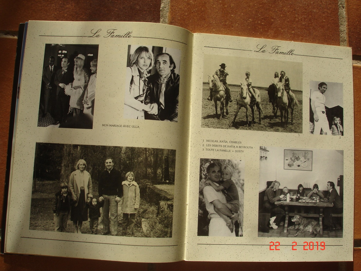 Livret-Recueil Charles AZNAVOUR (sa Vie,ses Photos de Famille,Photos de Scène, Photos d' Ami(e)s + Belles PUBS TBE