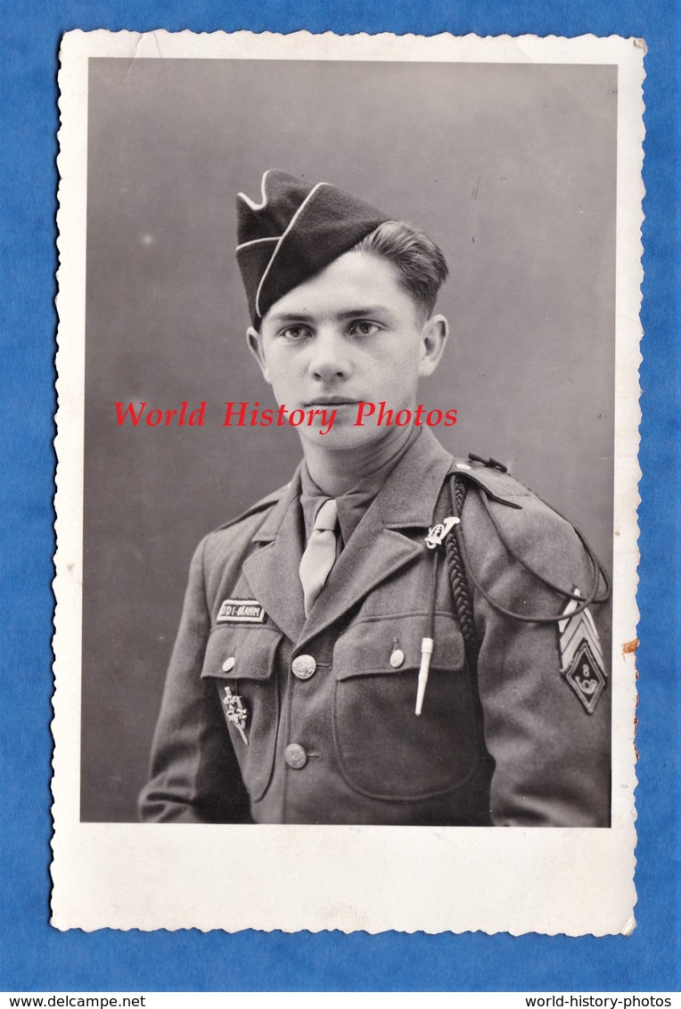 Photo Ancienne - Beau Portrait D'un Jeune Homme Soldat Au 8e Bataillon De Chasseurs ? Voir Insigne & Patch - Garçon - Guerre, Militaire