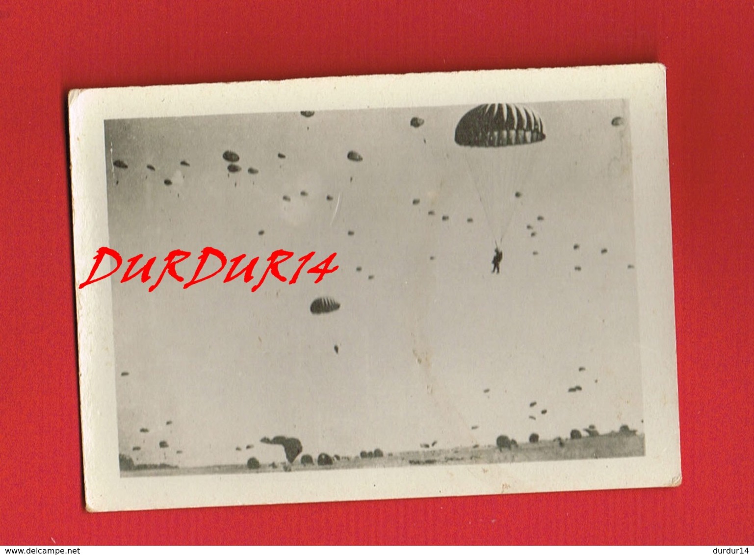 1 Photo ... Morbihan Camp De MEUCON ? Militaires Parachutistes Parachutisme - Guerre, Militaire