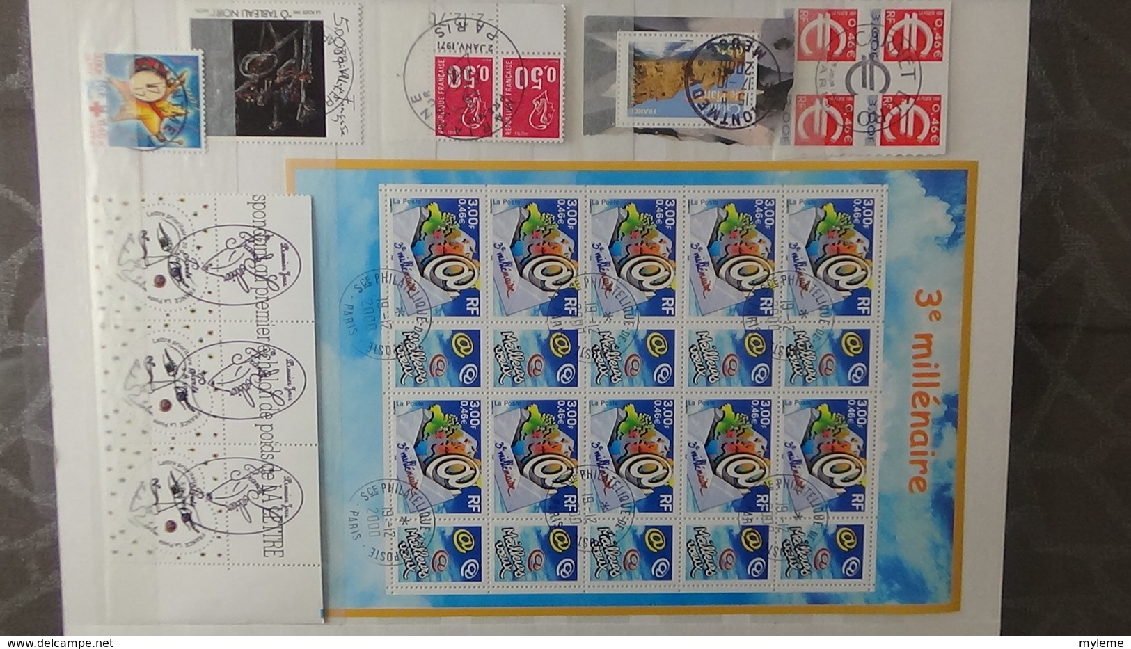 Collection de timbres, carnets, blocs de France avec oblitérations soignées (2 feuilles concorde avec 1 pli)