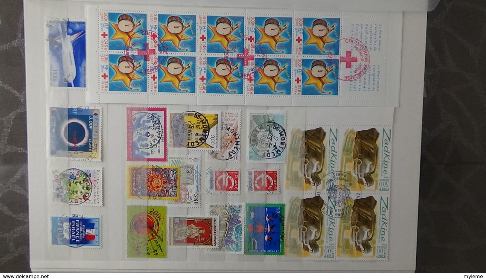 Collection de timbres, carnets, blocs de France avec oblitérations soignées (2 feuilles concorde avec 1 pli)